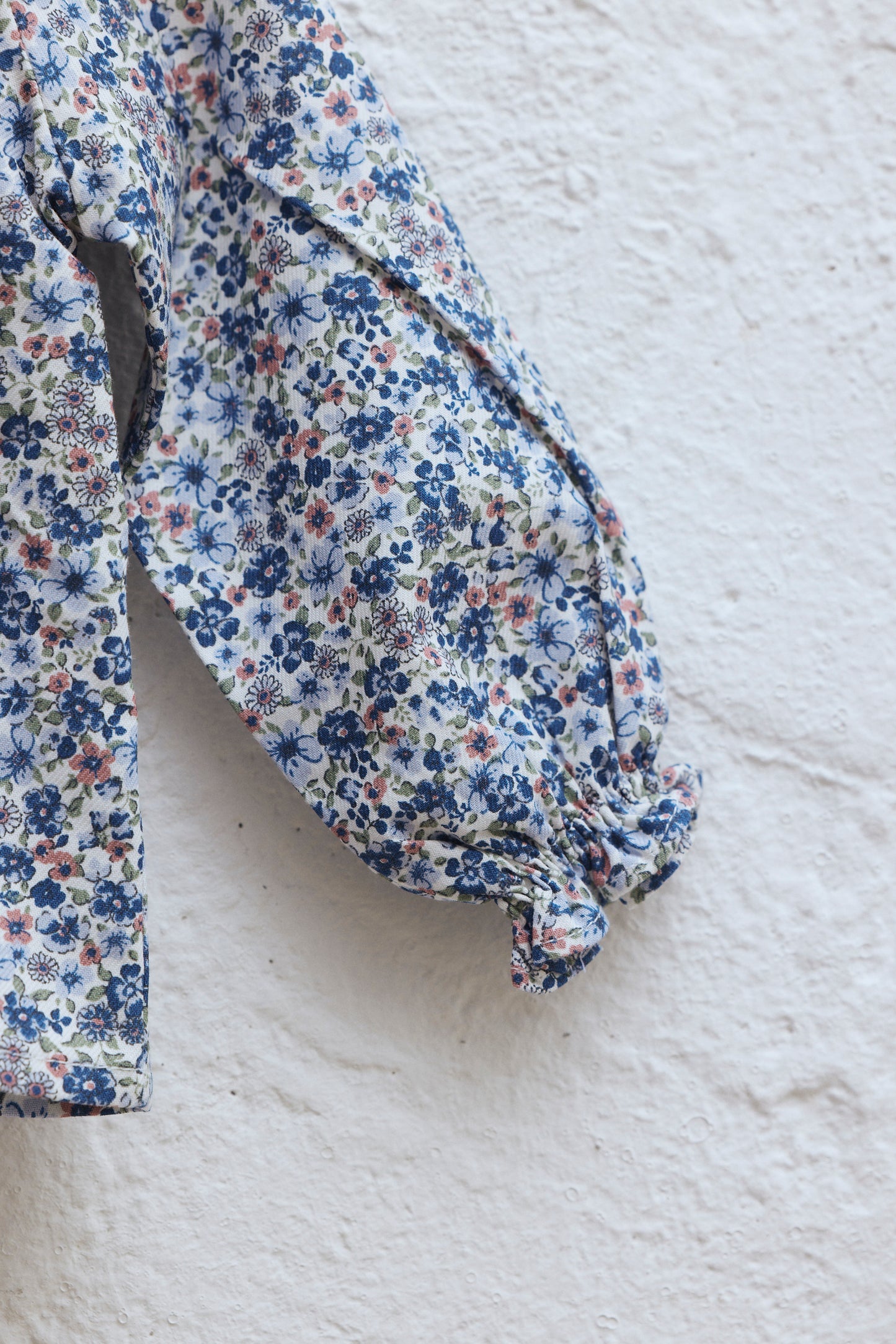BLUSA FLOR AZUL
